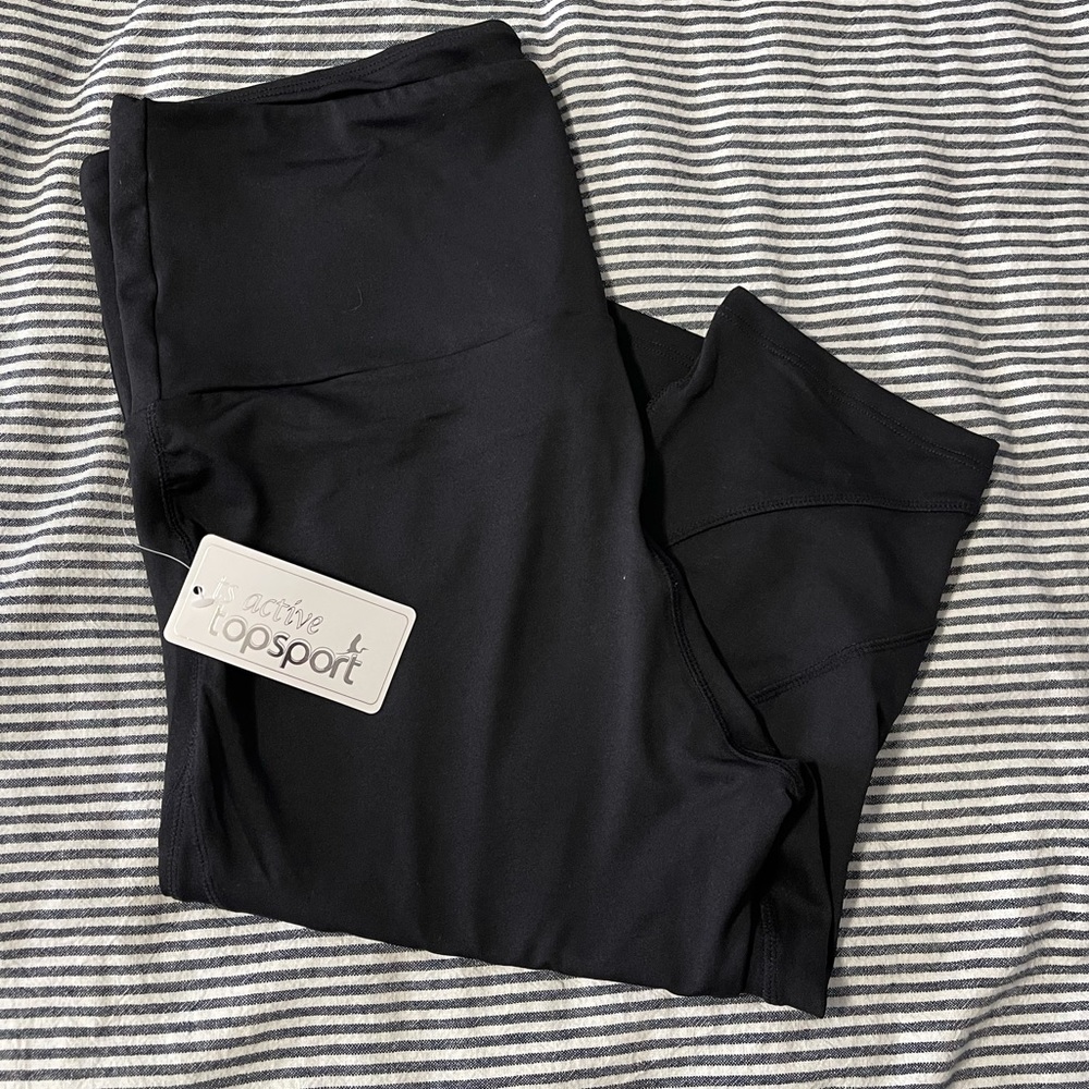 Women’s Cropped Black Maternity Leggings-Size NWT